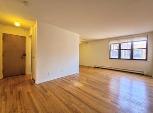 550 W Aldine Ave #3SBT, Chicago, IL 60657