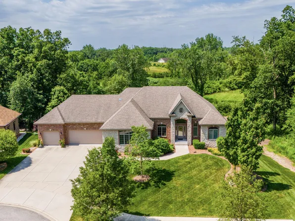 9750 Genevieve Dr, Saint John, IN 46373