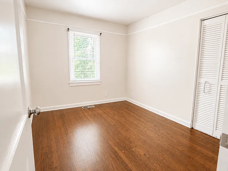 938 Springdale Dr — Photo 6