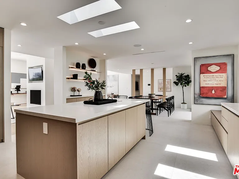 8908 Alto Cedro Dr — Photo 10