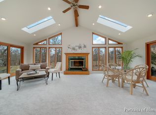 23W015 Hackberry Dr, Glen Ellyn, IL 60137