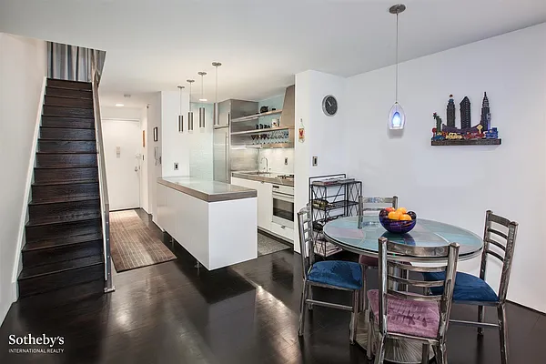 Sold by Sotheby's International Realty | media 16