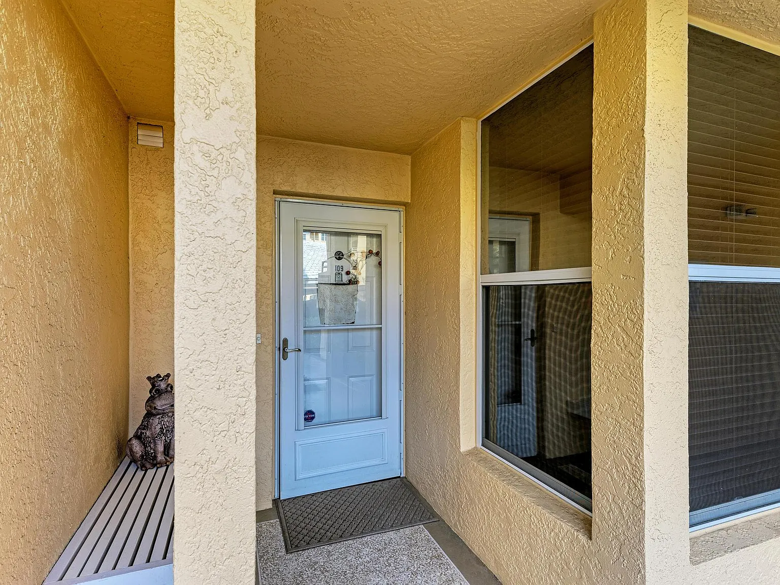 2 bed, 1376 sqft, $2,000 — Photo 3