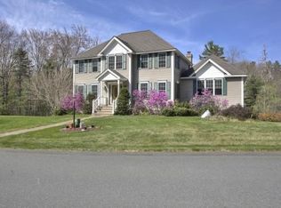 4 Don Roulston Dr, Salem, NH 03079