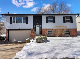 496 Raupp Blvd, Buffalo Grove, IL 60089