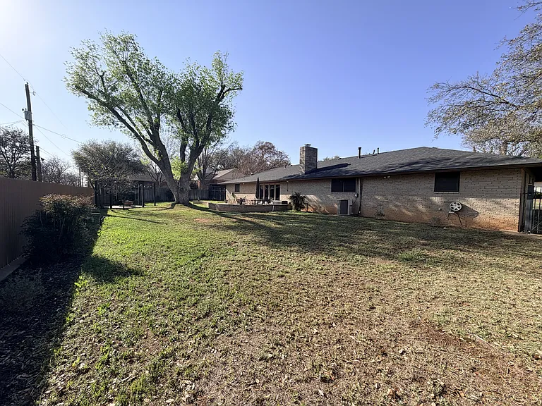 2601 Oxford Ave — Photo 38