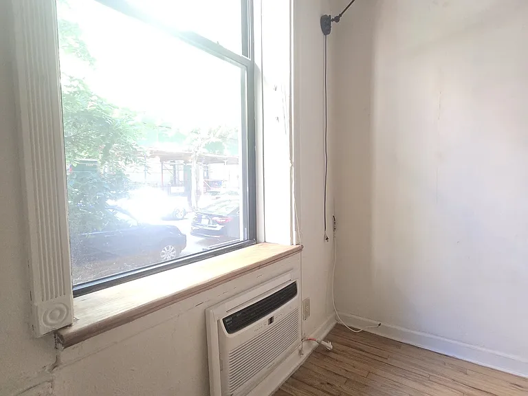 414 E 88th St #1D — Photo 13