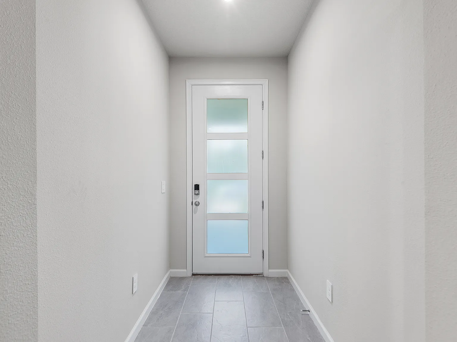 3 bed, 2.5 bath, 1713 sqft, $2,415 — Photo 3