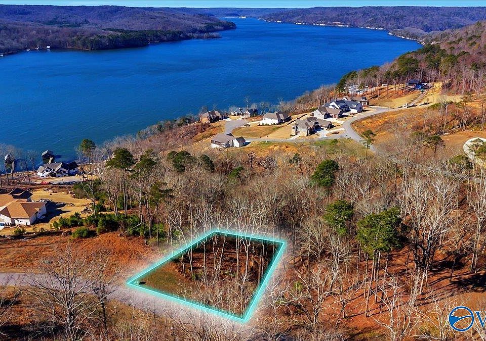 1st image of 115 Boat House Dr