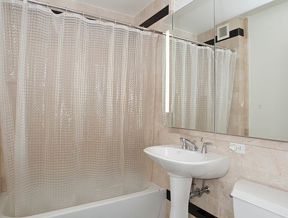5th image of 20 West St APT 21E