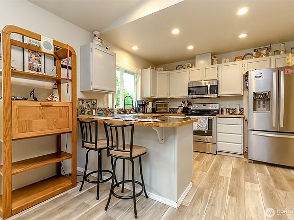5th image of 19113 21st Street SW