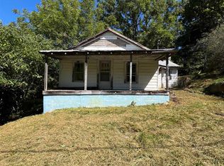 111 Matthews St, Galax, VA 24333