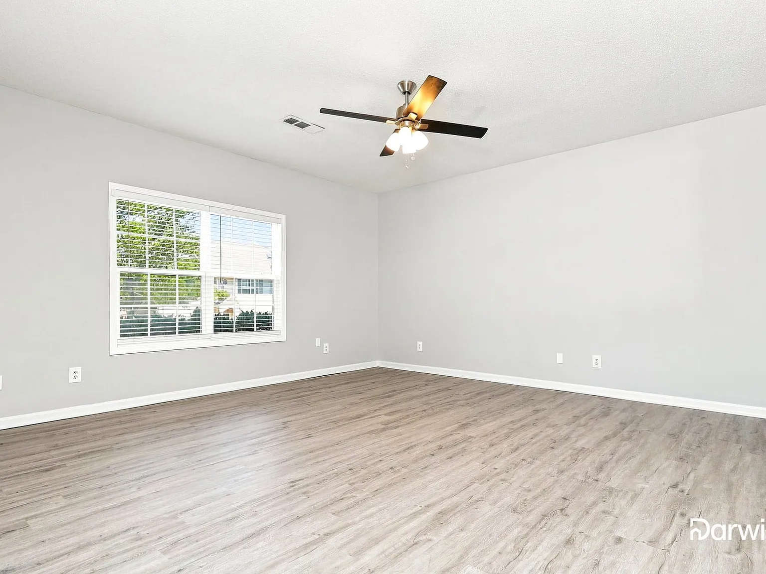 3 bed, 2.5 bath, 1530 sqft, $1,520 — Photo 4