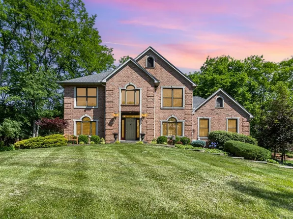 3083 Triplecrown Dr, North Bend, OH 45052