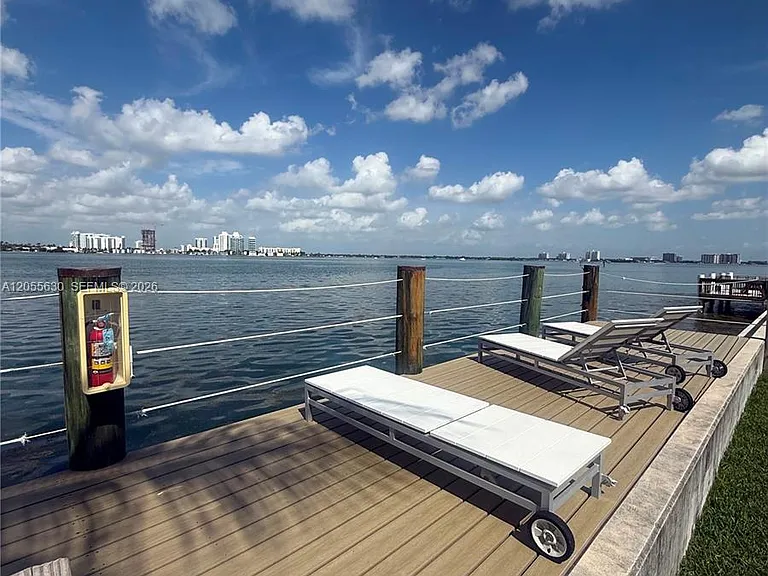 2250 Bay Dr #4 — Photo 14