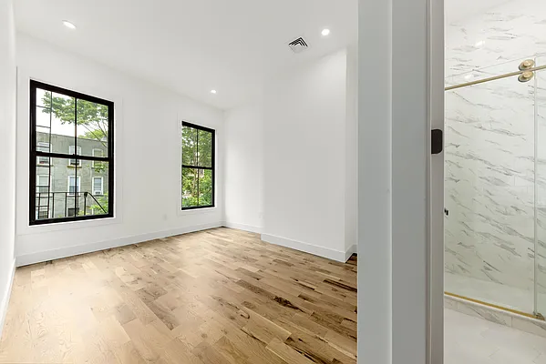 Rented by Freestone Property Group | media 9