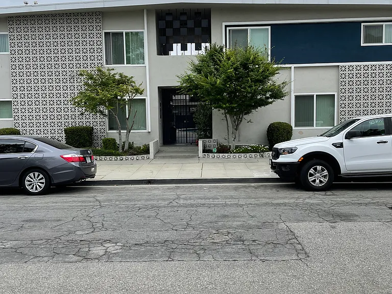 6549 Johnson Ave #17 — Photo 1