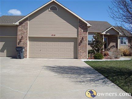 FRONT OF HOME FROM DRIVEWAY