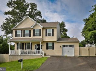 610 Barrett Ave, Huntingdon Valley, PA 19006