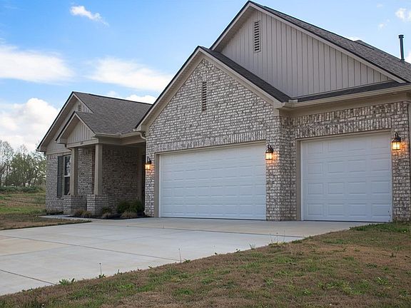 2nd image of 100 Raven Hill Ln