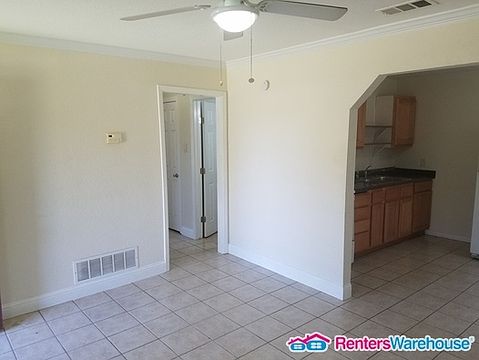 3rd image of 1704 Carnation Dr