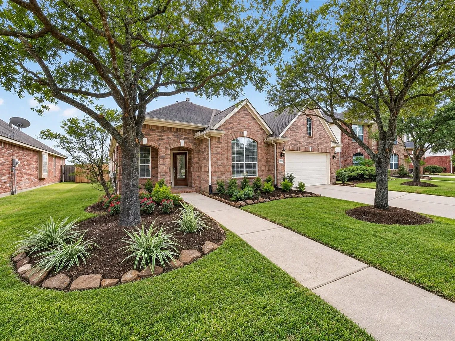 4 bed, 3.0 bath, 2872 sqft, $2,950 — Photo 3