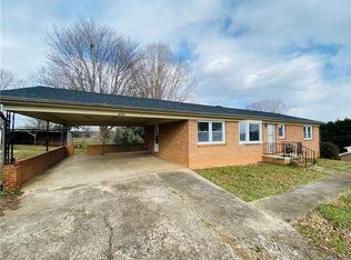 4725 16th Street Dr NE, Hickory, NC 28601