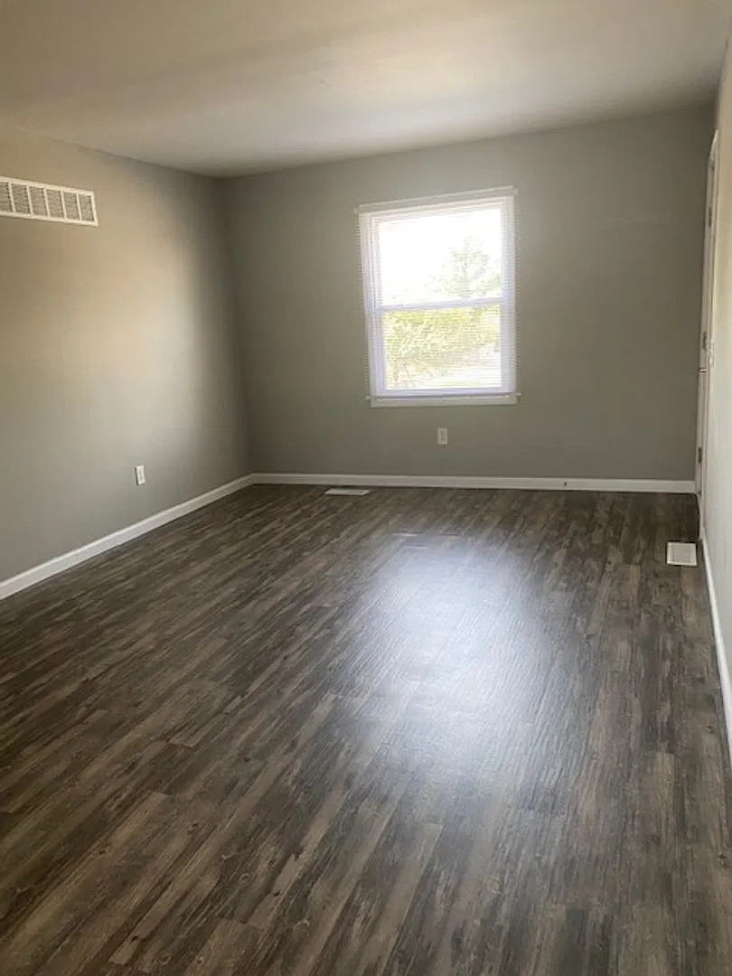 Broadstone Apartments - Second floor Two Bedroom Apartment — Photo 4