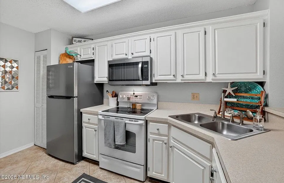 2 bed, 973 sqft, $2,900 — Photo 4