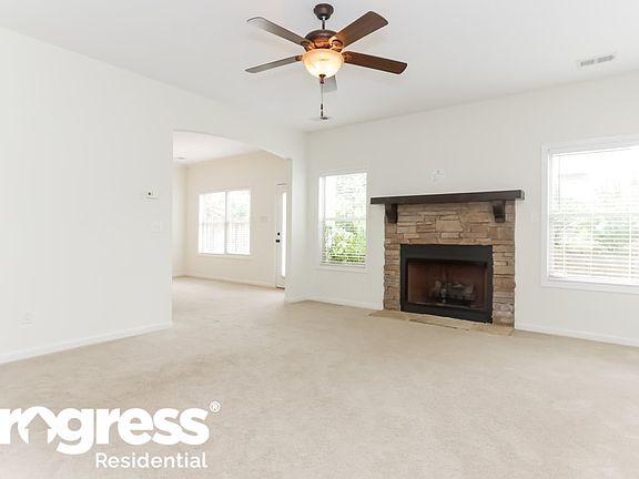 4th image of 35 Oakbrook Dr SW