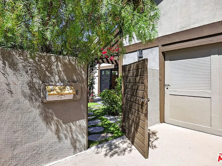 1331 Avenida De Cortez — Photo 36
