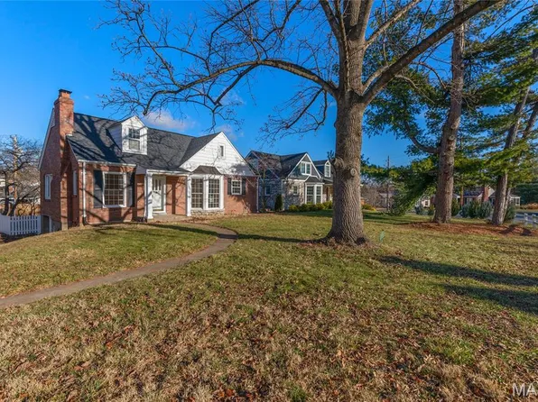 9 Holly Dr, Saint Louis, MO 63119