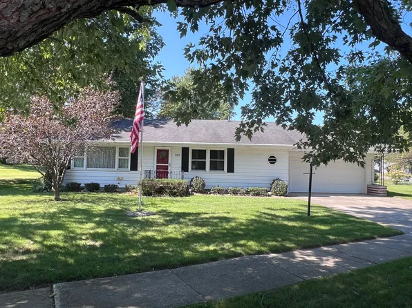 913 Main St, Buchanan, MI 49107