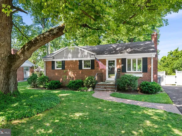 3220 Norfolk Ln, Falls Church, VA 22042