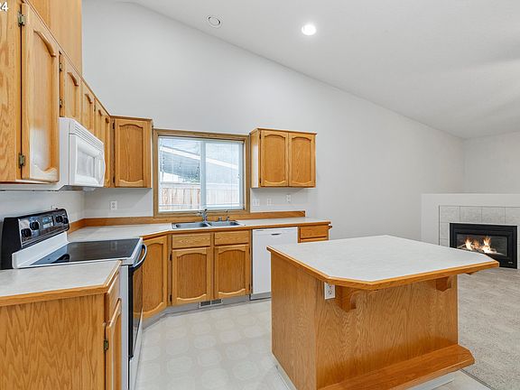 4th image of 1504 NE 20th Ave