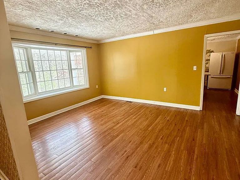 194 Lance Rd — Photo 11