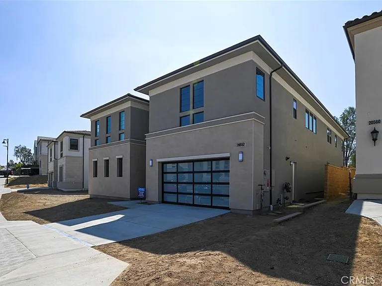 20552 Edgewood Ct — Photo 2