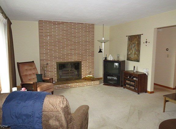 3rd image of 566 Shadylawn Dr