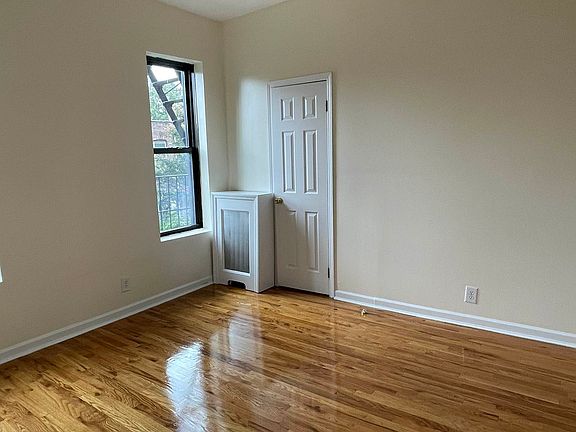 5th image of 2525 Bedford Ave #B5