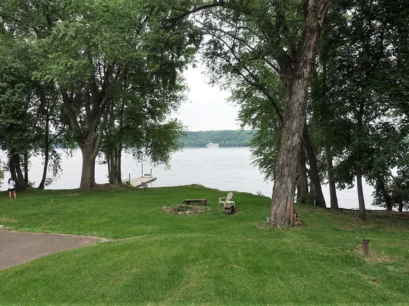 297 Lake St S, Bayport, MN 55003