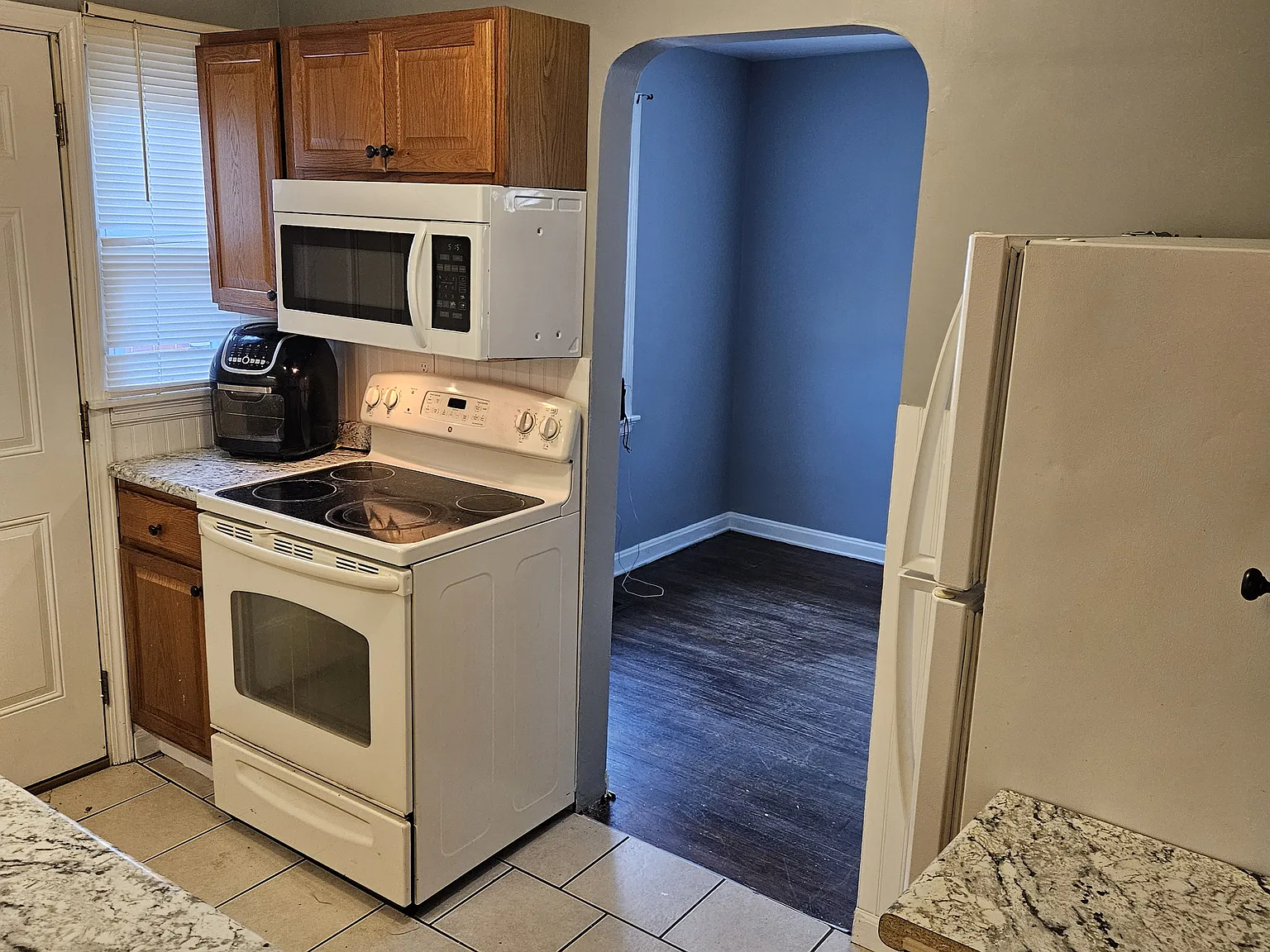 4 bed, 1200 sqft, $1,700 — Photo 3
