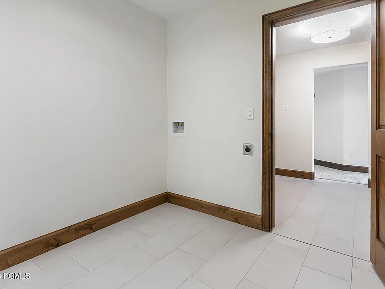 8766 N Daybreaker Dr — Photo 32