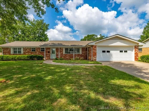 1521 Lariat Dr, Bartlesville, OK 74006