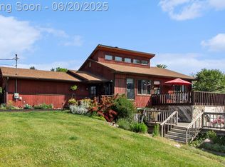 10267 Wake Robin Dr, Grand Blanc, MI 48439