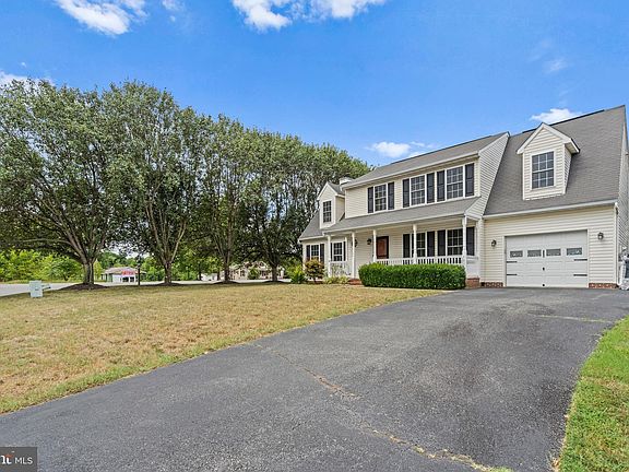 2nd image of 10300 Wisteria Dr