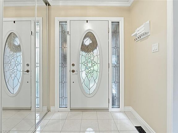 4th image of 10 Acacia St