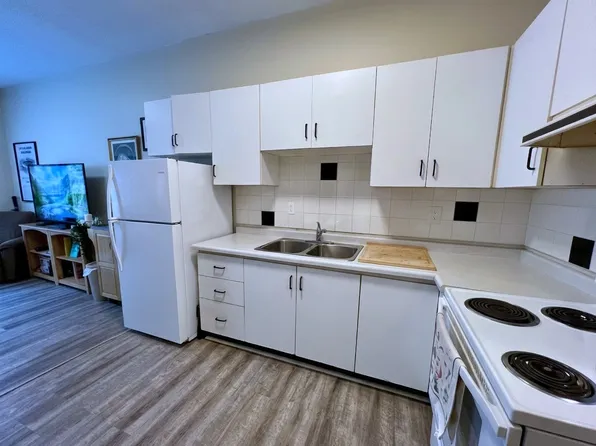 207 James St N #201, Hamilton, ON L8R 2L2
