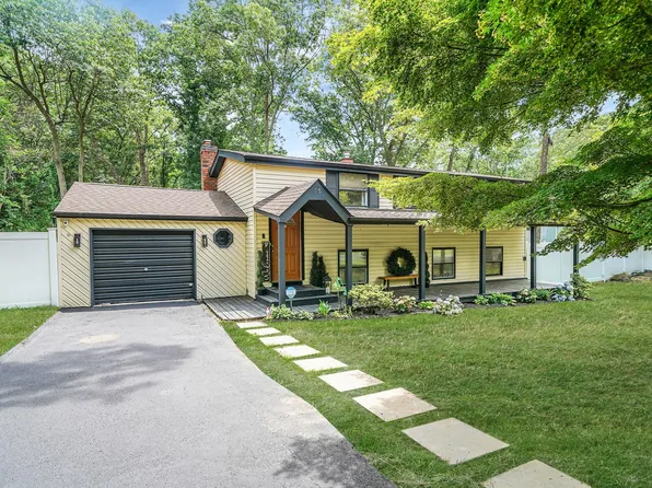 15 Woodchuck Lane, East Setauket, NY 11733