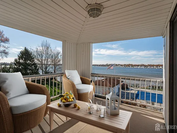 107 Riverview Ave APT 121C, Neptune City, NJ 07753