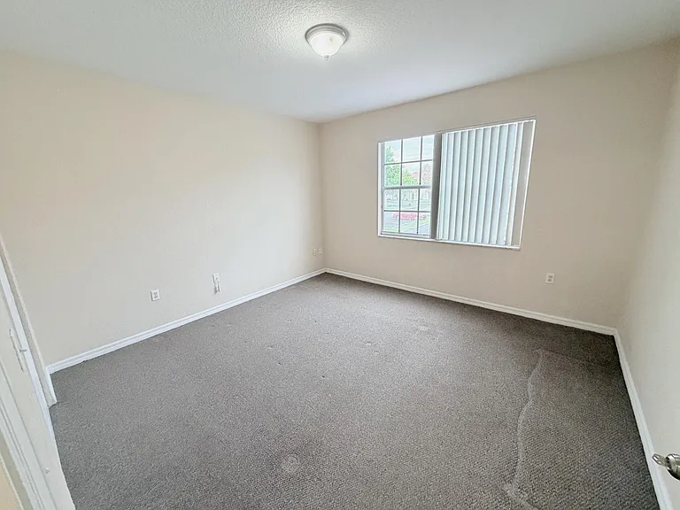 1302 Belmont Ln #1302 — Photo 8